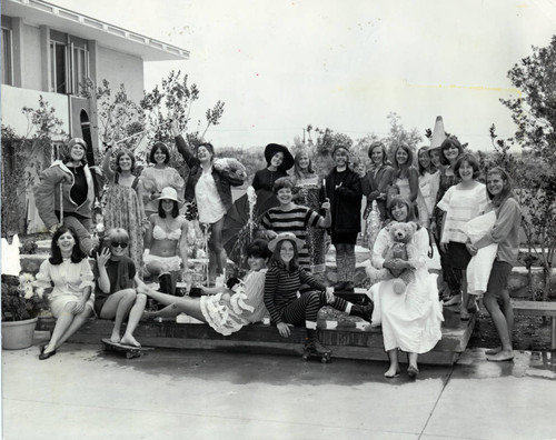 Students posing for yearbook picture, Pitzer College