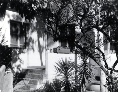 Manana Court brick steps, Scripps College