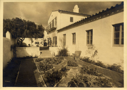 Grace Scripps Clark Hall courtyard, Scripps College