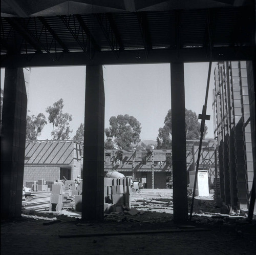 Kingston Hall and Thomas-Garrett Hall construction, Harvey Mudd College