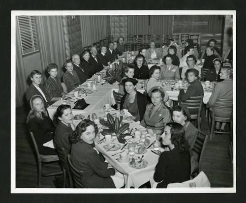 Scripps 1952 alumnae dinner in Los Angeles, Scripps College