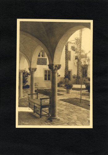 Toll Hall and Star Court, Scripps College