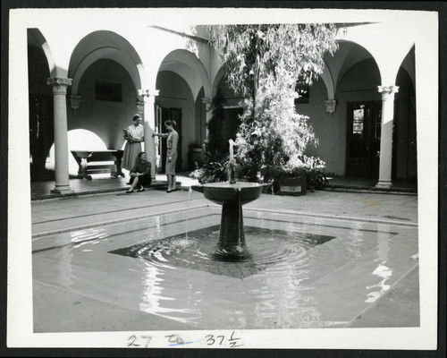 Eucalyptus Court, Scripps College