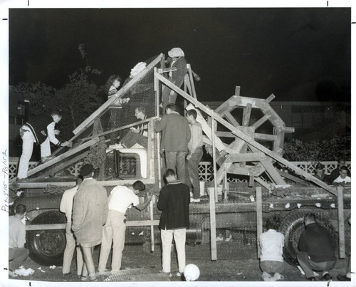 Homecoming float construction, Harvey Mudd College