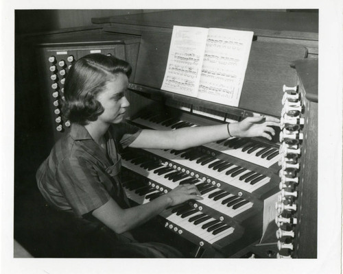 Spring senior organ recital, profile