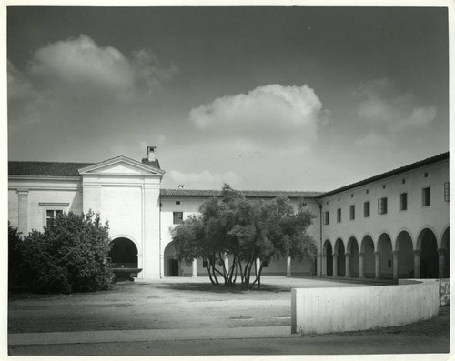 Clark Hall courtyard, Pomona College