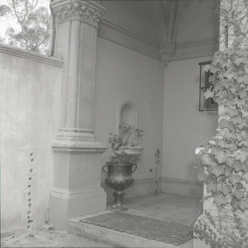 Fountain in Valencia Court, Scripps College