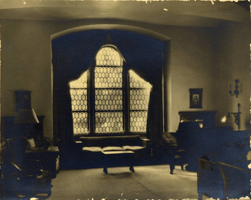 Living room in Dorsey Hall, Scripps College