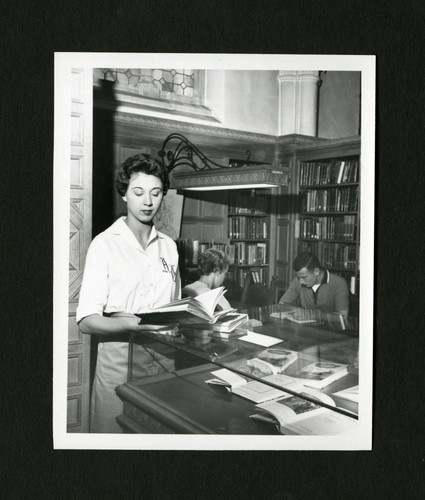 Students quitely reading in Denison Library, Scripps College