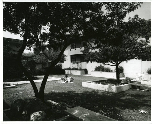 Kimberly Hall courtyard, Scripps College