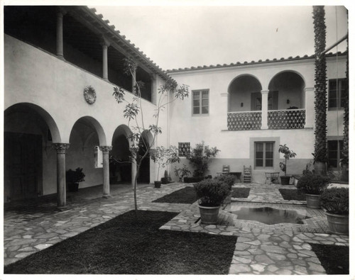 Star Court, Scripps College