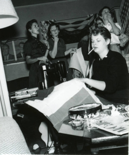 Women, dormitory room, Pomona College