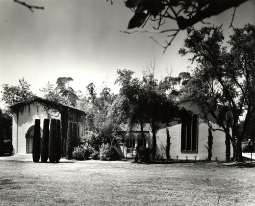 Denison Library and Jaqua Quad, Scripps College