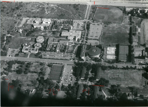 Aerial view of Pitzer College campus