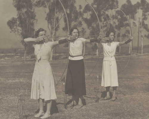 Students in archery class, Scripps College