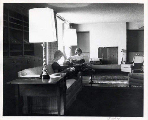 Kimberly Hall browsing room, Scripps College