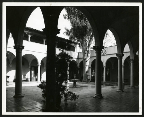 Eucalyptus Court, Scripps College