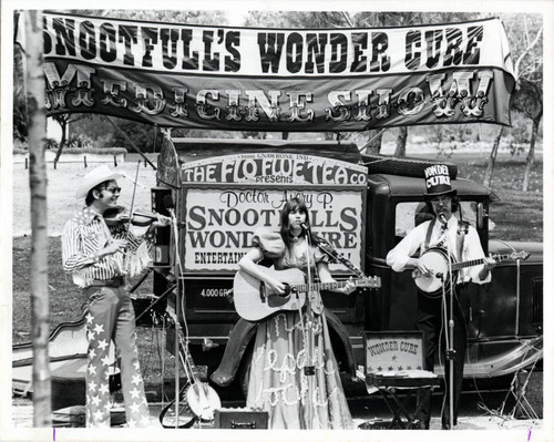 Snootfull's Wonder Cure Medicine Show, Pitzer College