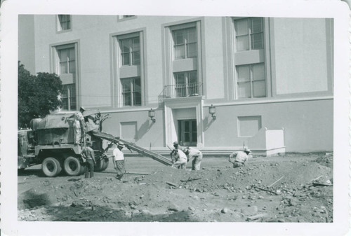 Construction of Honnold Library