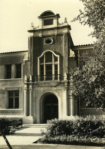 Crookshank Hall, Pomona College