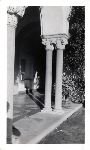 Browning Hall loggia, Scripps College