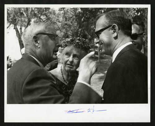 Scripps' Presidents conversing at the Dedication of Drake Wing, Scripps College