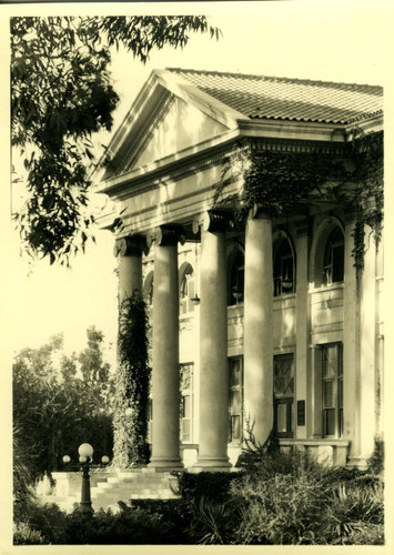 Carnegie Hall Library entrance, Pomona College