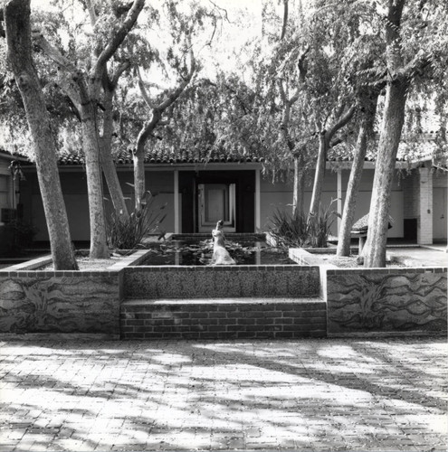 Seal Court fountains, Scripps College