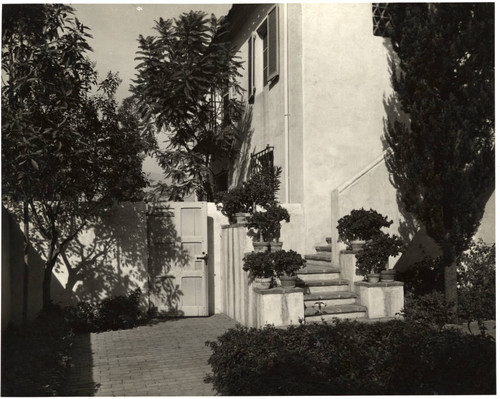 Outer courtyard of Grace Scripps Clark Hall, Scripps College