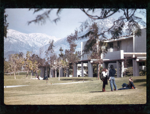 Pellissier Mall and Mead Hall, Pitzer College