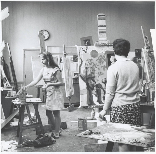 Students in art studio, Scripps College