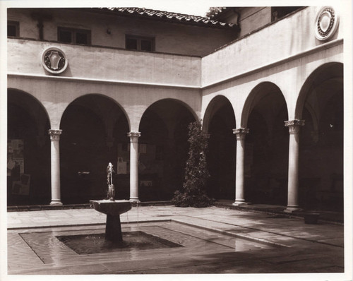 Fish fountain in Eucalyptus Court, Scripps College