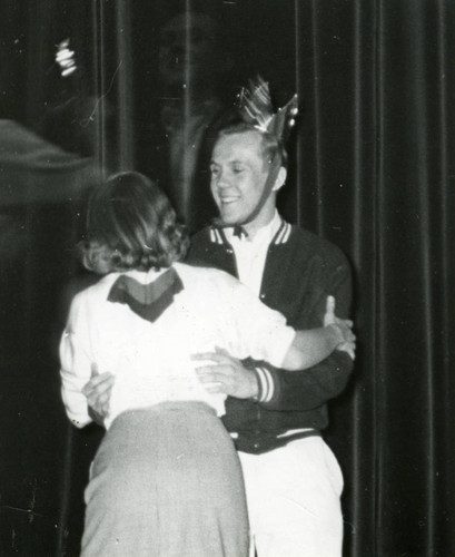 Costume dance, Pomona College