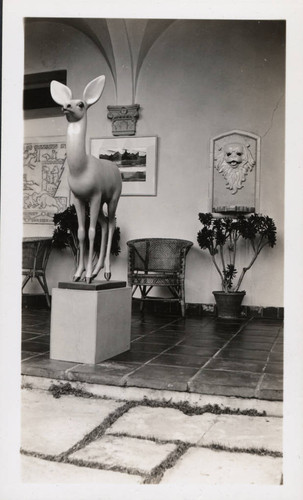 Deer sculputre, Scripps College