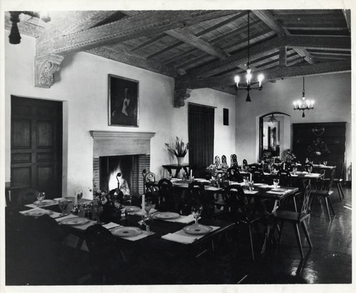 Toll Hall dining room, Scripps College