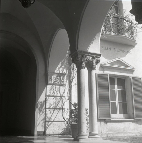 Browning Hall entrance, Scripps College