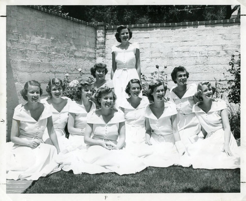 May Queen and Court, Pomona College