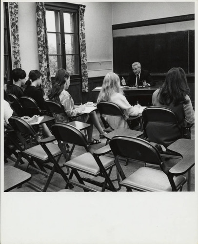 Philosophy class, Scripps College