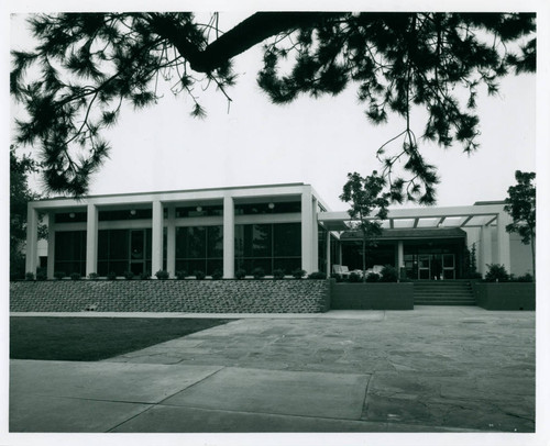 Emett Student Center, Claremont McKenna College