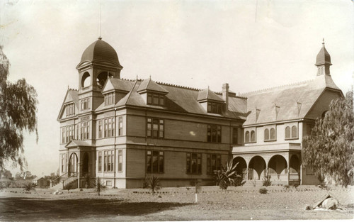 Holmes Hall, Pomona College