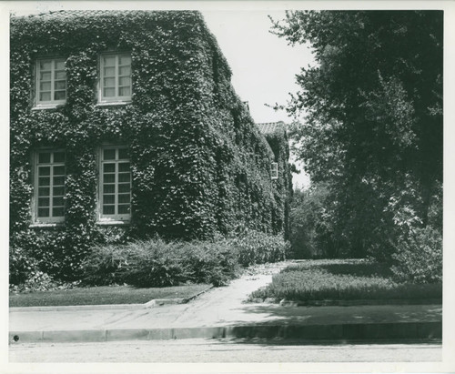 Sumner Hall, Pomona College