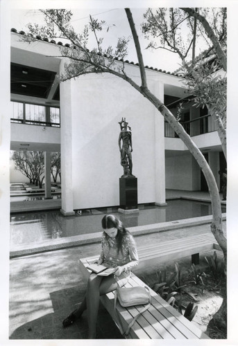 Humanities Building courtyard, Scripps College