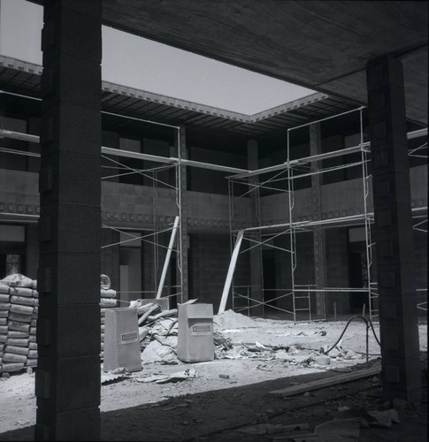 Thomas-Garrett Hall Construction, Harvey Mudd College