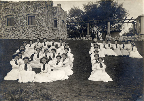 Theta Gamma members, Pomona College