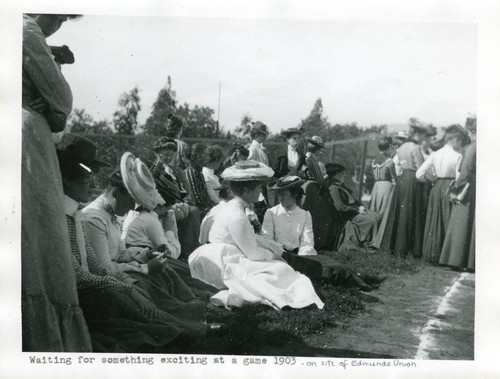 Women at sporting event, Pomona College