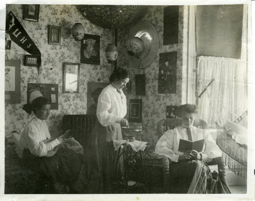 Three women, dormitory room, Pomona College