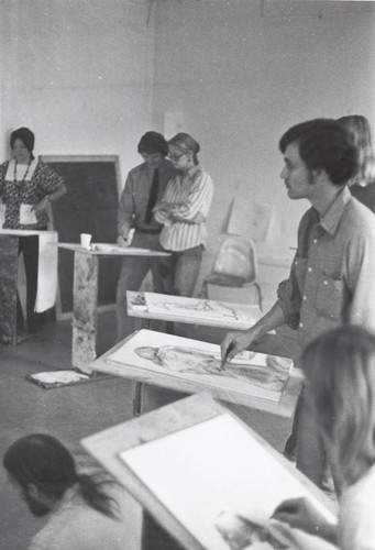 Students sketching, Scripps College