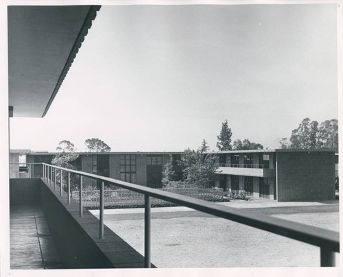 Mildred E. Mudd Hall courtyard, Harvey Mudd College