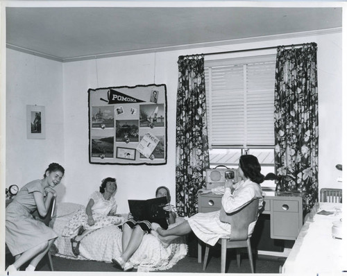 Socializing in a dormitory room, Pomona College