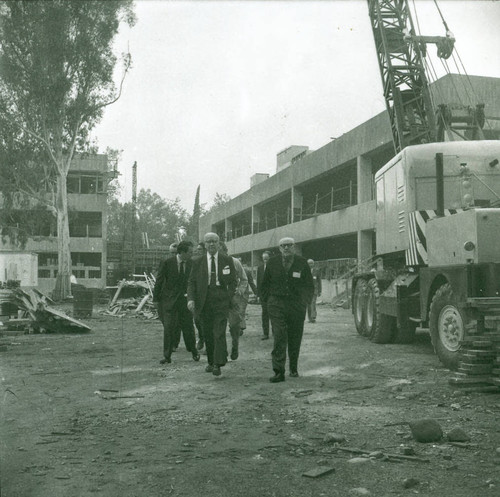 Construction site tour, Claremont McKenna College